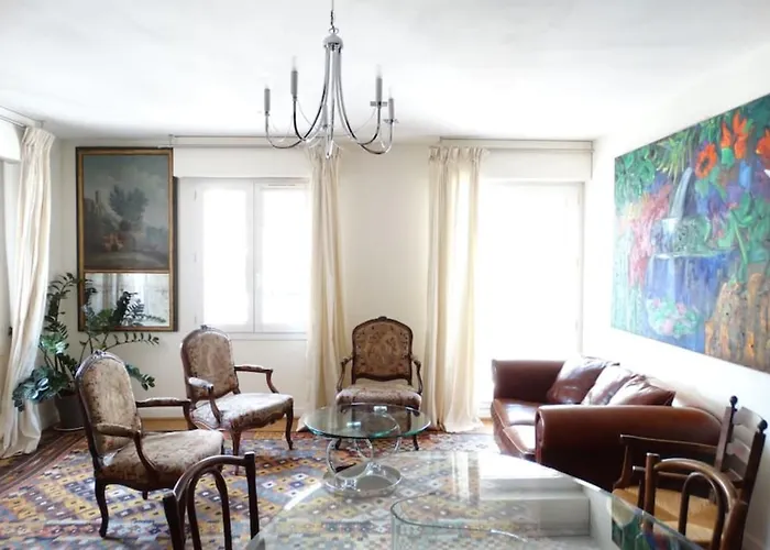 Beautiful Authentic Apt Near Bastille